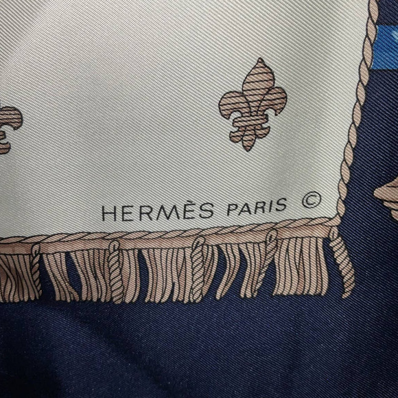 Hermes “VU DU CAROSSE  DE” 100%bSilk Scarf 90cm Square - Picture 8 of 16
